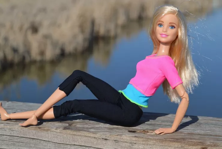 Cuál fue la primera profesión de Barbie, la muñeca que estrena película en el cine