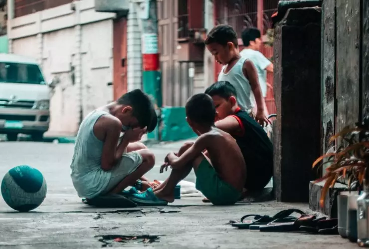 Carta, vidrio, niño2.jpg