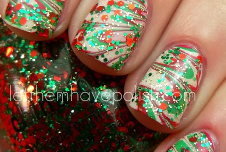 Uñas mes patrio (5).jpg