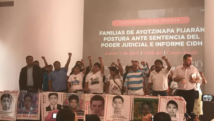 Familiares 43 desaparecidos Ayotzinapa 1