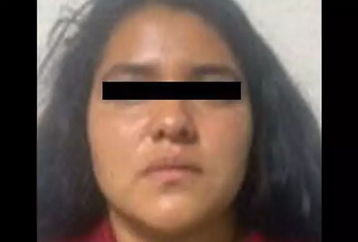 Policías de Neza detuvieron a una mujer cuando pretendía deshacerse de los restos de un hombre en un costal.