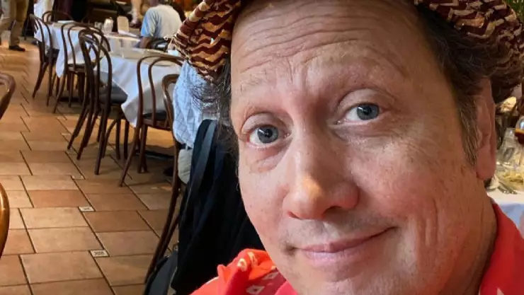 VIDEO_ Rob Schneider canta La Bikina con mariachi y demuestra su amor por México