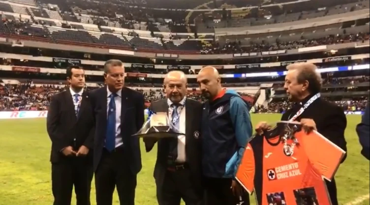 Conejo se retira del fútbol mexicano