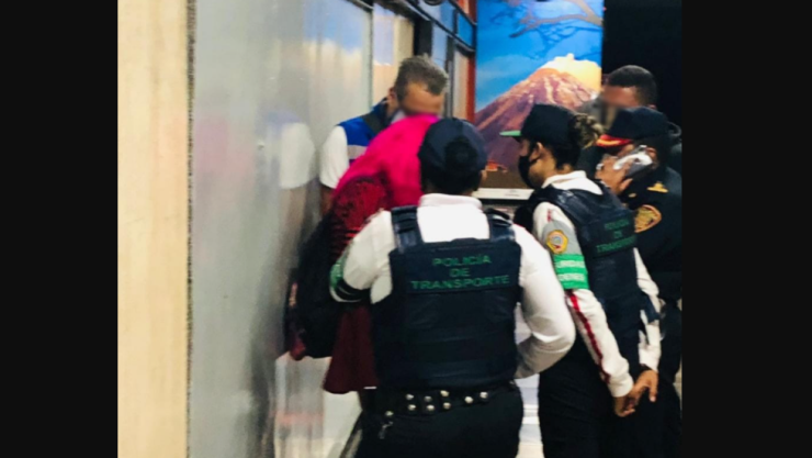 Joven intenta quitarse la vida en la estación del Metro Allende
