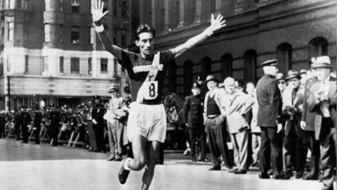 ¿Quién fue Doroteo Guamuch Flores, el latinoamericano qué marcó un hito en el Maratón de Boston?