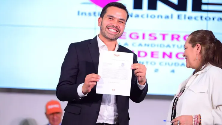 Máynez se registra como candidato de MC