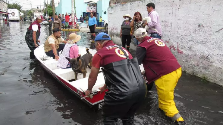 Pobladores tienen miedo al dengue por inundaciones en Chalco