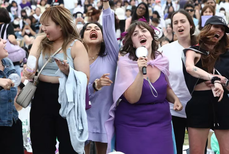 ARMY se venga de revendedores y los inscribe a universidades