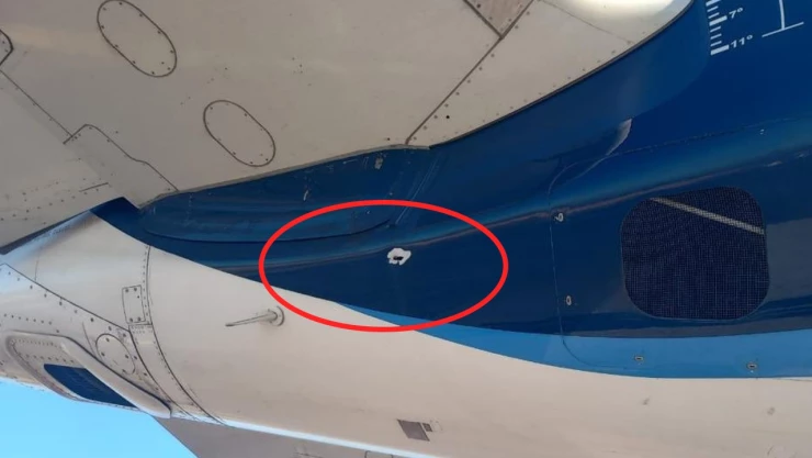 Avión recibe balazos