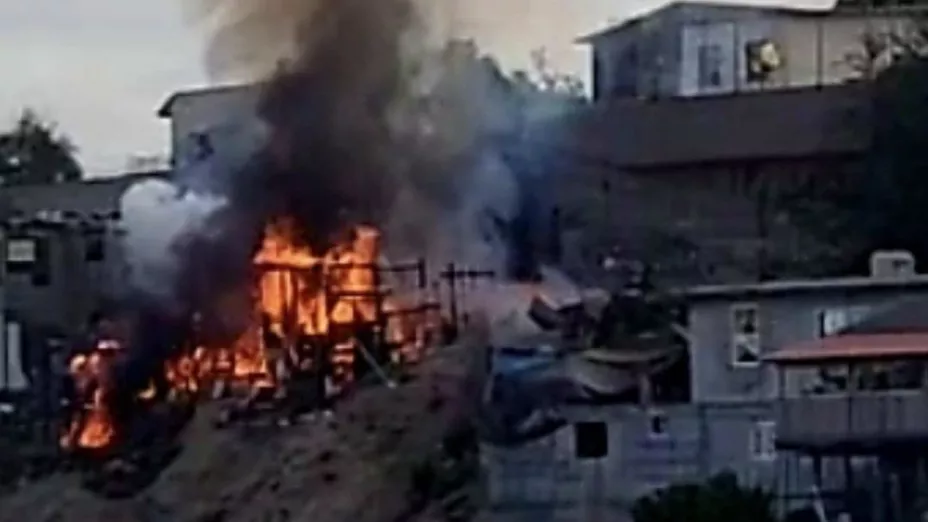 Incendio consume vivienda en Colonia Hidalgo, Tijuana