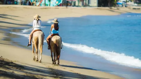 vacaciones playa mujeres