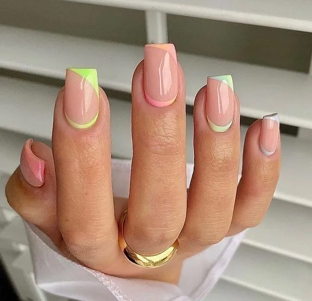 39 diseños de uñas que puedes usar en rubber y se verán elegantes: en cuadradas o almendradas