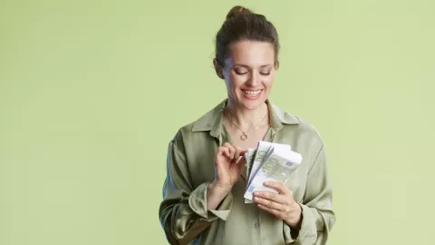 Estos son los 3 signos del zodiaco que van a ganar dinero, según el Tarot