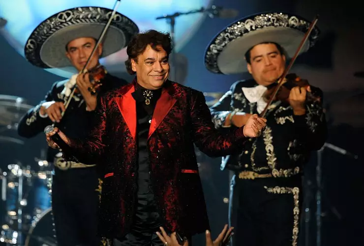Juan Gabriel reaparecerá en menos de un año, afirma exmanager