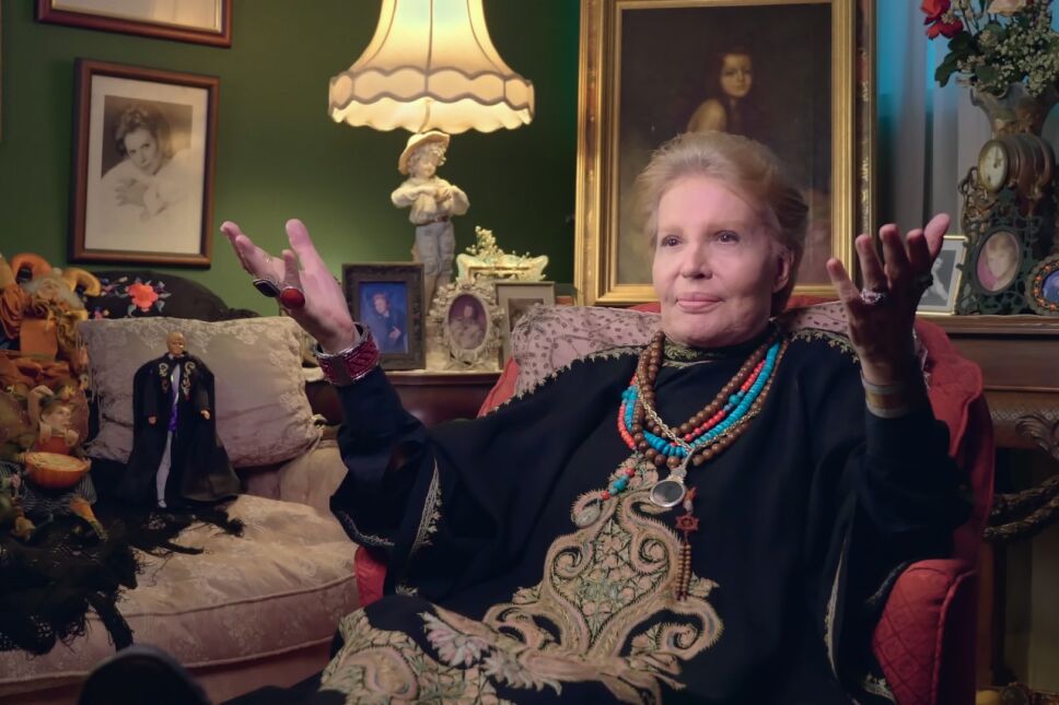 thumbnail_Mucho_Mucho_Amor__The_Legend_of_Walter_Mercado_00_06_34_12_RC.jpg