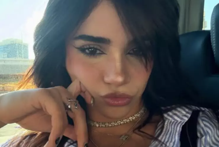 alana flores-gato.png