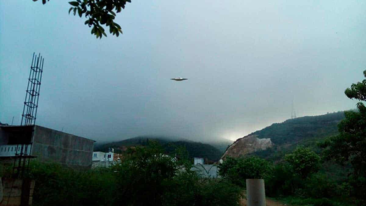 Captan presunto OVNI en San Agustín de las Juntas, Oaxaca