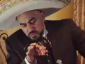Lupillo Rivera con tequilita en mano..jpg