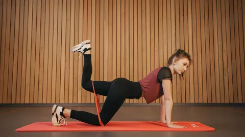 ¿Cuál es la actividad física que alivia el dolor de espalda y corrige la postura?