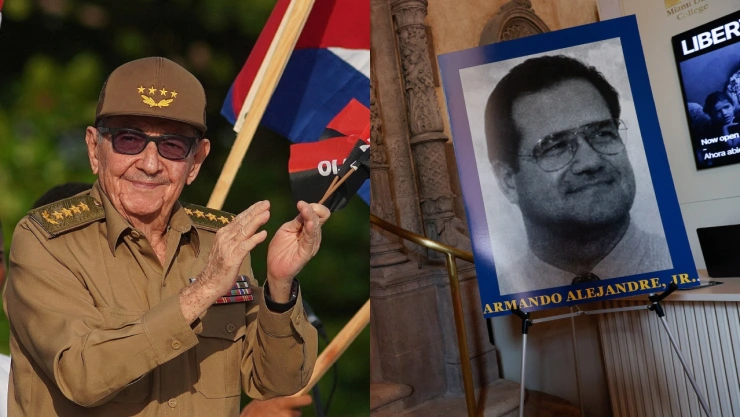 Raúl Castro e imagen de Armando Alejandre Jr., uno de los ocupantes del avión que falleció en el incidente de 1996 de la Operación Hermanos al Rescate , el día de una ceremonia en honor a las víctimas, en la Torre de la Libertad en Miami, Florida, EE. UU., el 20 de mayo de 2026.