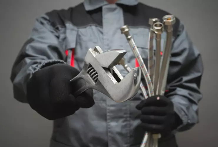 Ofertas de trabajo en México: Buscan plomero y pagan más de 280 mil pesos