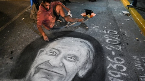 El Papa Francisco muere en 2025. Sus últimos viajes fueron por Asia, Oceanía y Europa, con mensajes de paz y lucha contra el abuso.