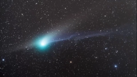 Así es el paso del cometa verde por la Tierra