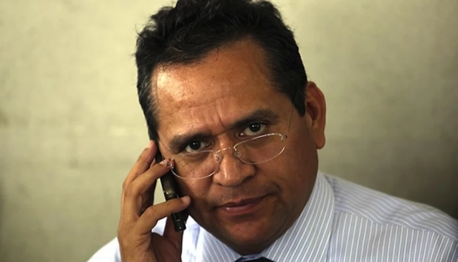 Oliva pidió a Rafael Moreno Valle, gobernador de Puebla, aclarar en forma pública las acusaciones efectuadas por el PRI