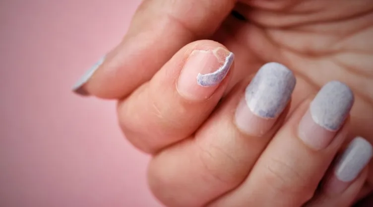 Uñas débiles 3 diseños chic que aportan grosor y ocultan imperfecciones.jpg