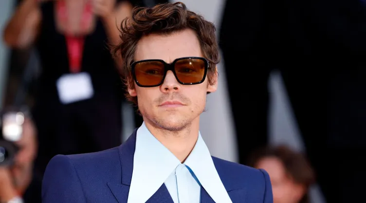 Mujer va a prisión por acosar a Harry Styles