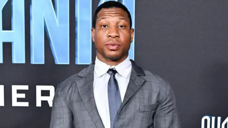 Jonathan Majors y su novia