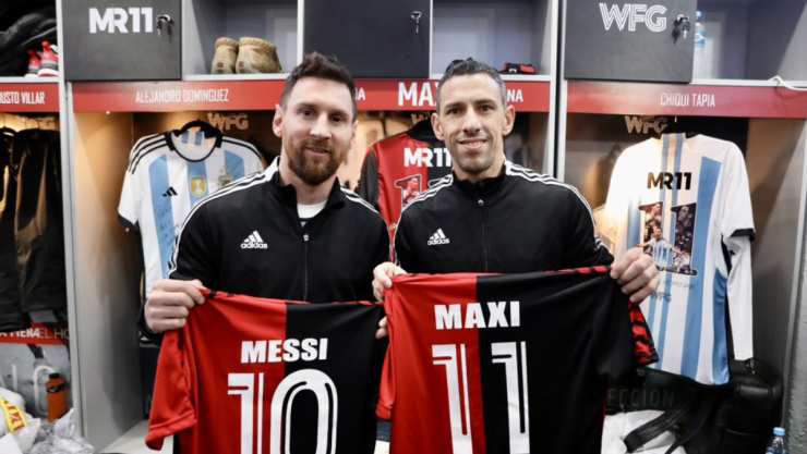 Maxi Rodr&iacute;guez y Lionel Messi con la camiseta de Newell’s
