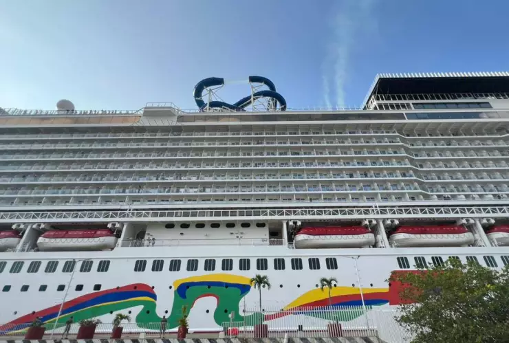 Llega el crucero Norwegian Encore a Acapulco hoy, martes 28 de octubre del 2025
