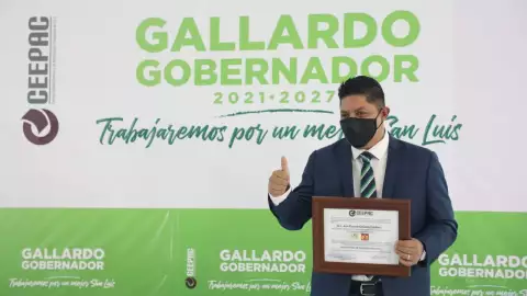 Ricardo Gallardo recibe constancia como gobernador electo de San Luis Potosí