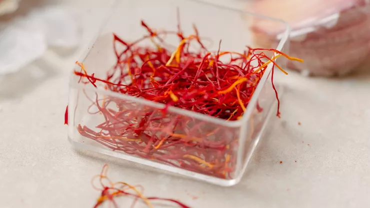 Esta es la especia que fortalece tu salud ocular e intestinal.