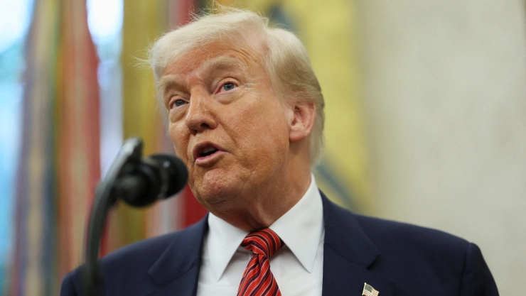 Donald Trump critica a jueces federales por bloquear la Ley de Enemigos Extranjeros usada para deportar migrantes en EU