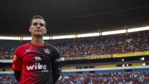 Rafa Márquez y la vez que vistió la playera de Chivas