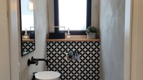 42 ideas para remodelar baños pequeños: se verán más grandes y muy elegantes