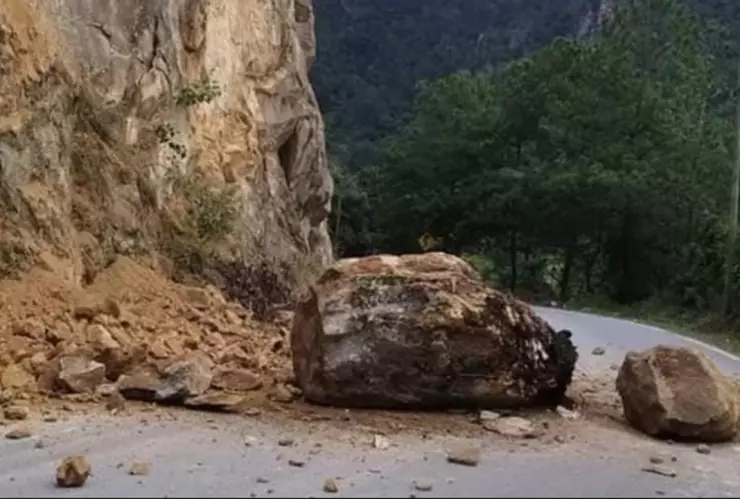 roca carretera federal zacapoaxtla-tetela