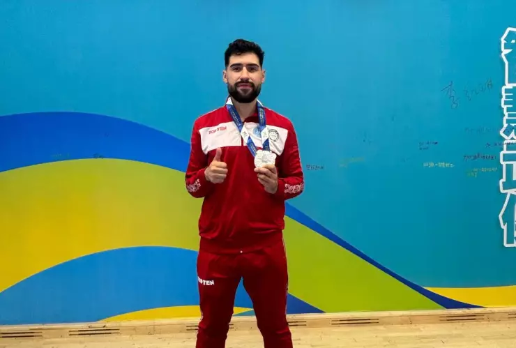El kickboxer Héctor Solorio gana la medalla de segundo lugar en The World Games.