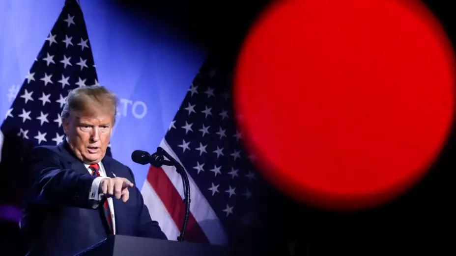Donald Trump en conferencia de prensa tras una cumbre de la OTAN en Bruselas.