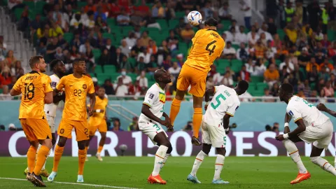 Virgil van Dijk en el partido ante Senegal