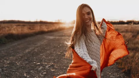 El h&aacute;bito que aumenta la felicidad en las mujeres, seg&uacute;n Harvard