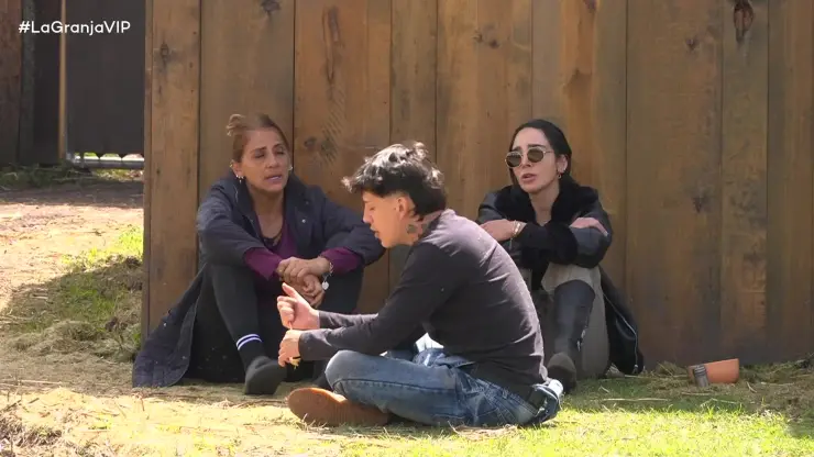 Manelyk, Azalia y Kunno