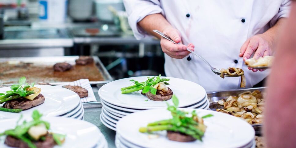 cuanto gana un chef mexico.jpg