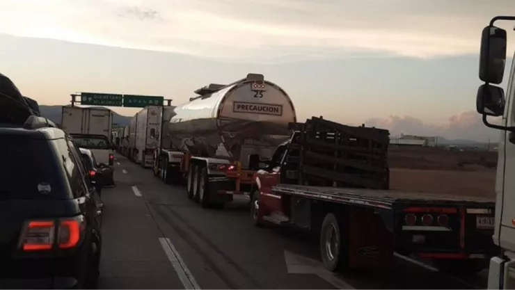 Reactivan bloqueo en Autopista Arco Norte en Edomex