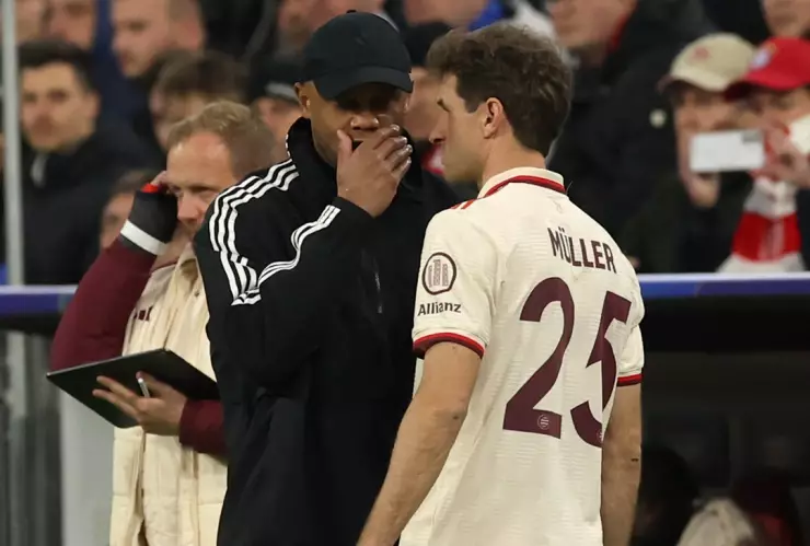 La razón por la que los futbolistas se tapan la boca al momento de hablar en un partido