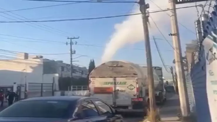 Toluca: Fuga nitrógeno pipa activa cuerpos emergencia bloquea vialidades HOY 7 de enero