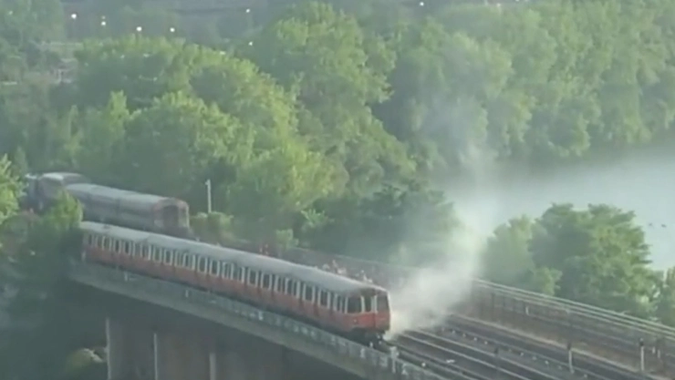 Se incendia tren en Massachusetts.