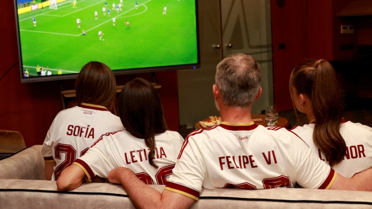 Familia Real española viendo la victoria de su selección
